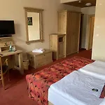 Hotel Goldner Loewe 3*